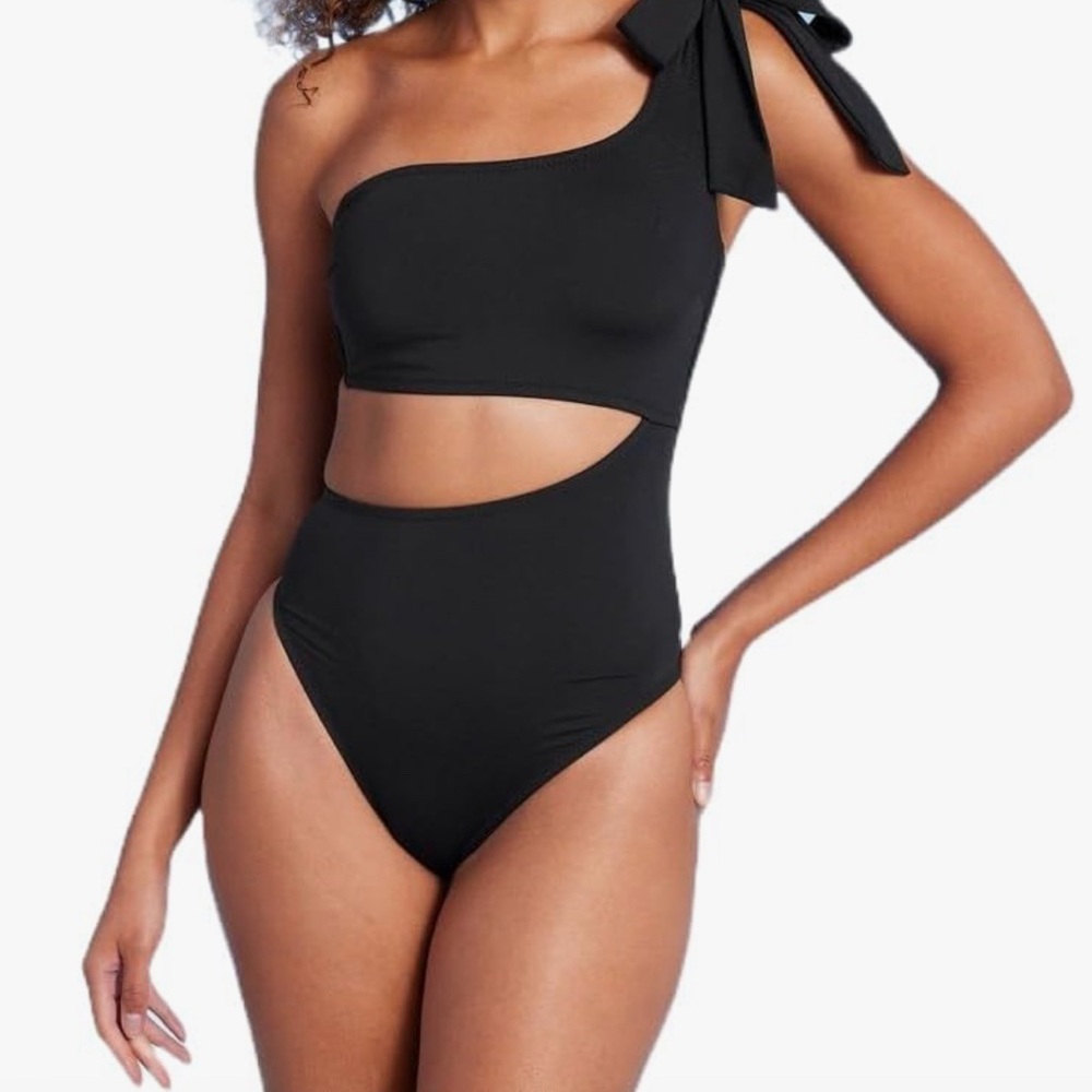 Black One-Shoulder Cutout Swimsuit